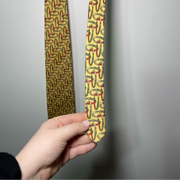 Brooks Brothers yellow & red bracelet print 100% silk career office neck tie - Picture 3 of 5